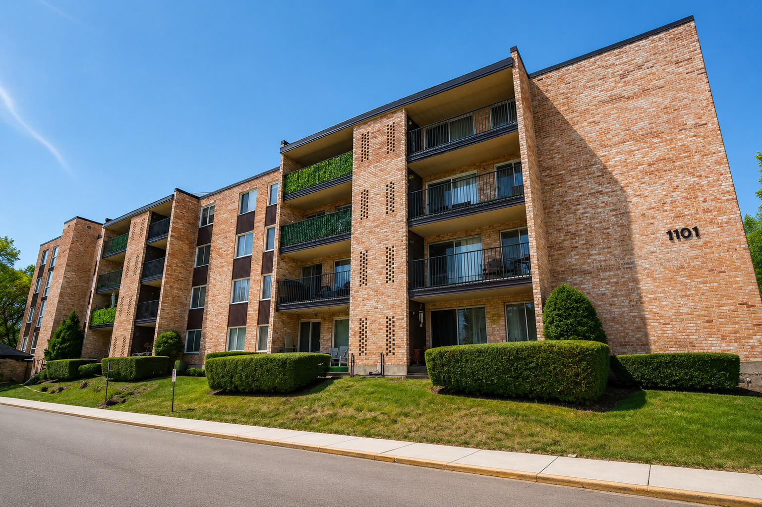 1101 S Hunt Club Drive #403, Mount Prospect, IL 60056