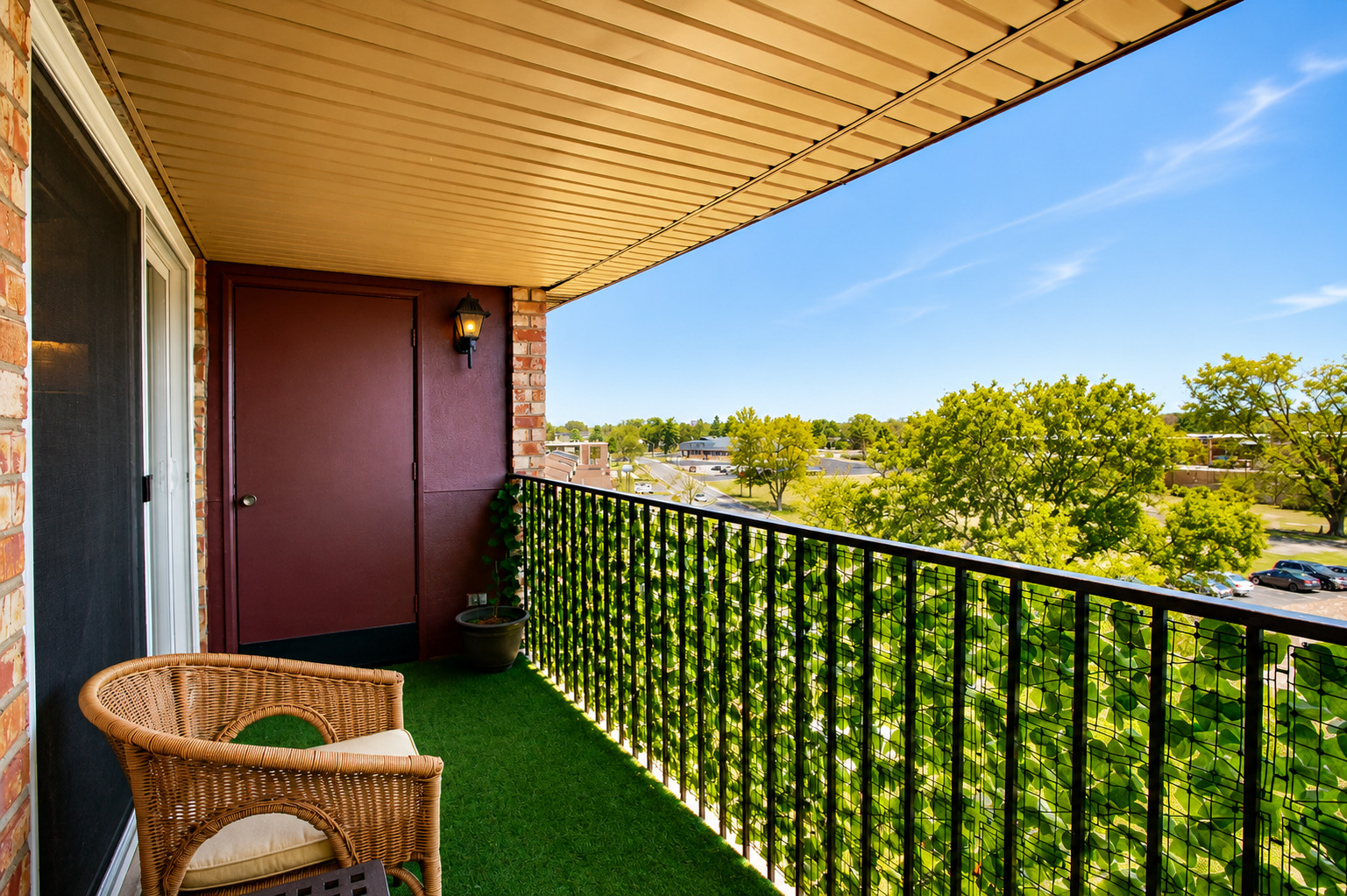 1101 S Hunt Club Drive #403, Mount Prospect, IL 60056