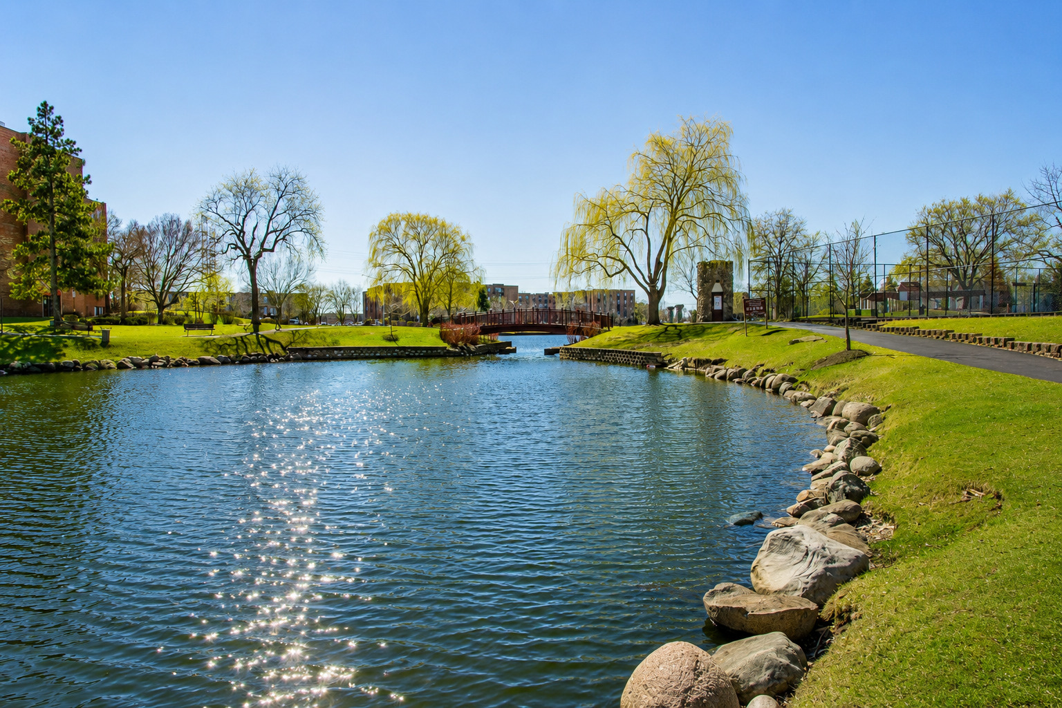 1101 S Hunt Club Drive #403, Mount Prospect, IL 60056
