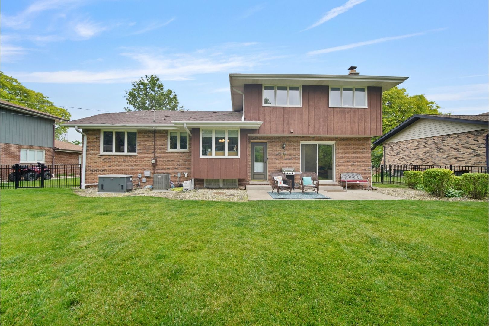 13060 S Cypress Lane, Palos Heights, IL 60463