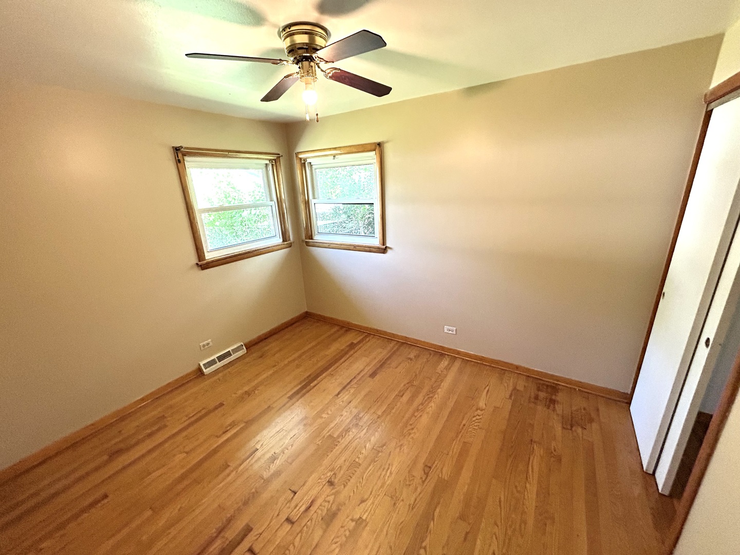 11358 S RIDGELAND Avenue, Worth, IL 60482