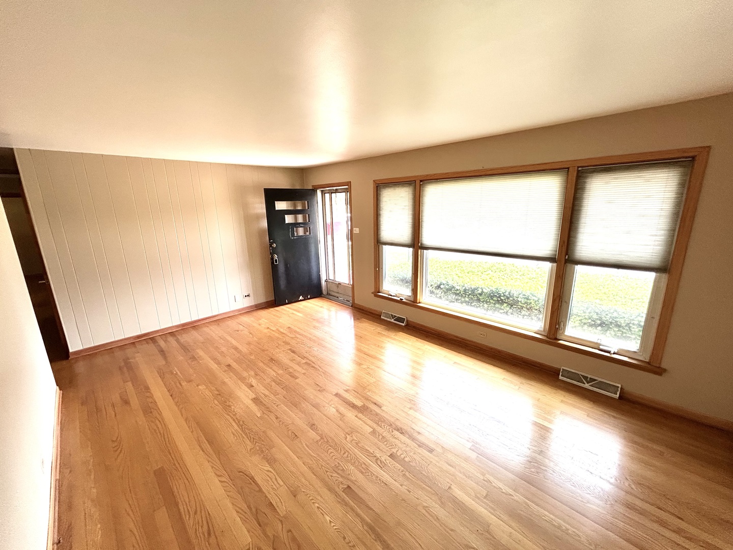 11358 S RIDGELAND Avenue, Worth, IL 60482