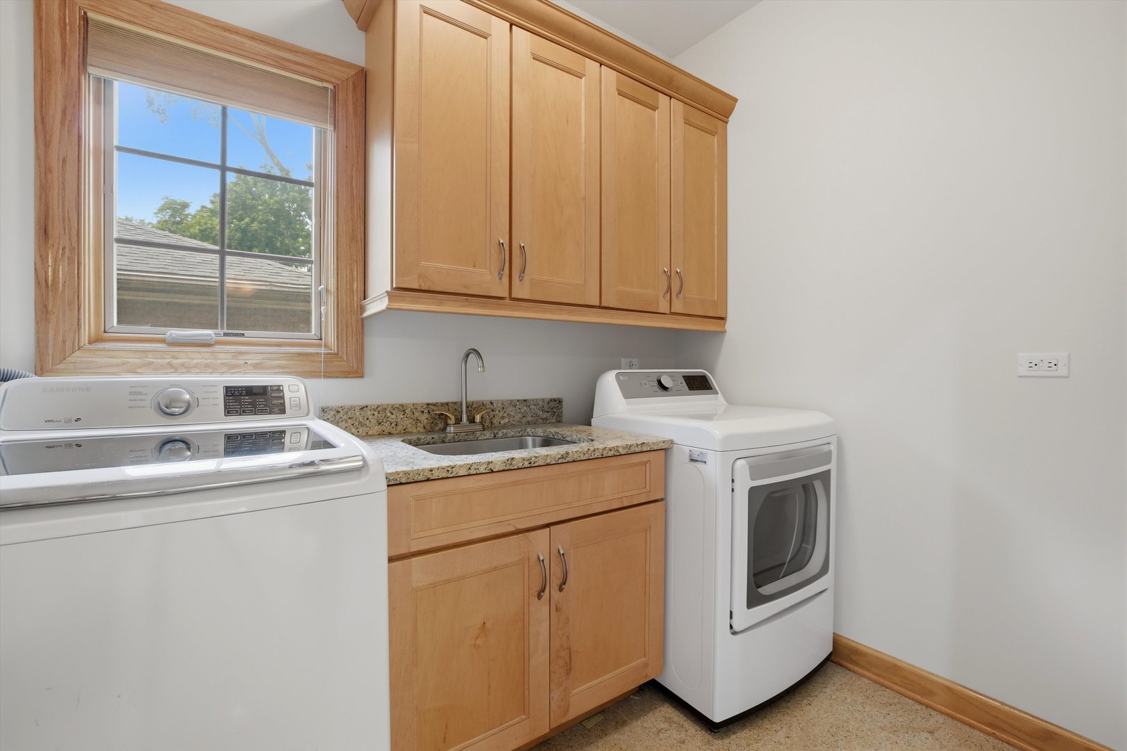 1825 S Fairview Avenue, Park Ridge, IL 60068