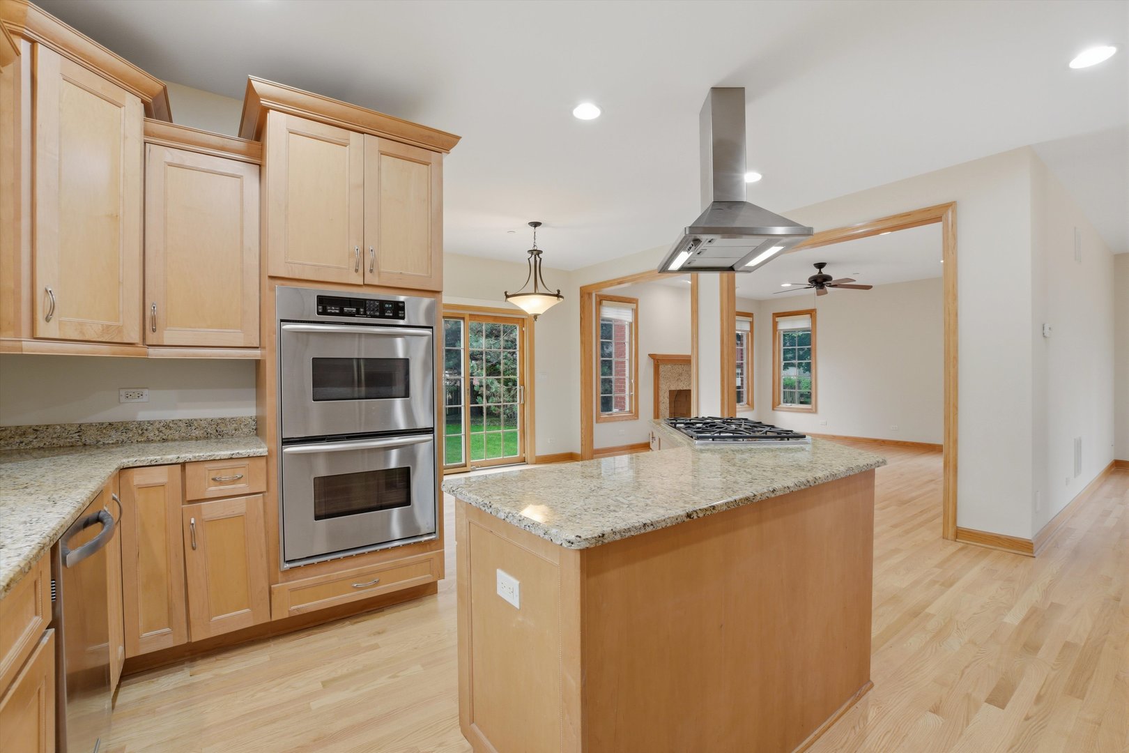 1825 S Fairview Avenue, Park Ridge, IL 60068
