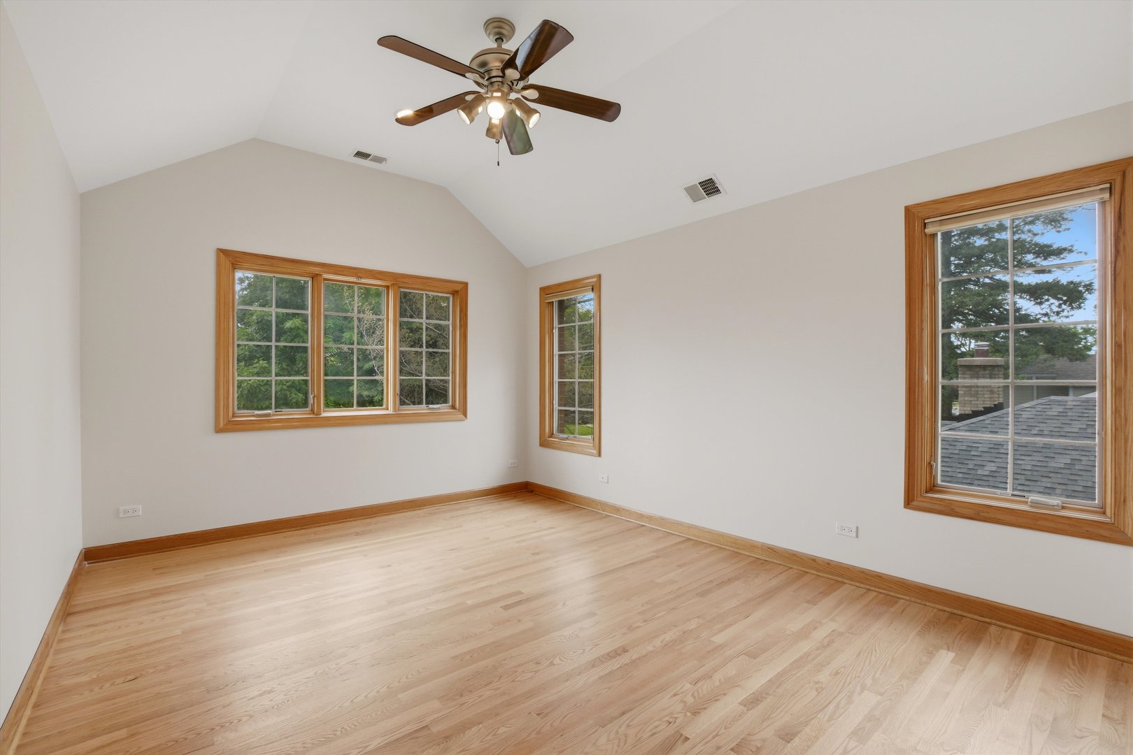 1825 S Fairview Avenue, Park Ridge, IL 60068