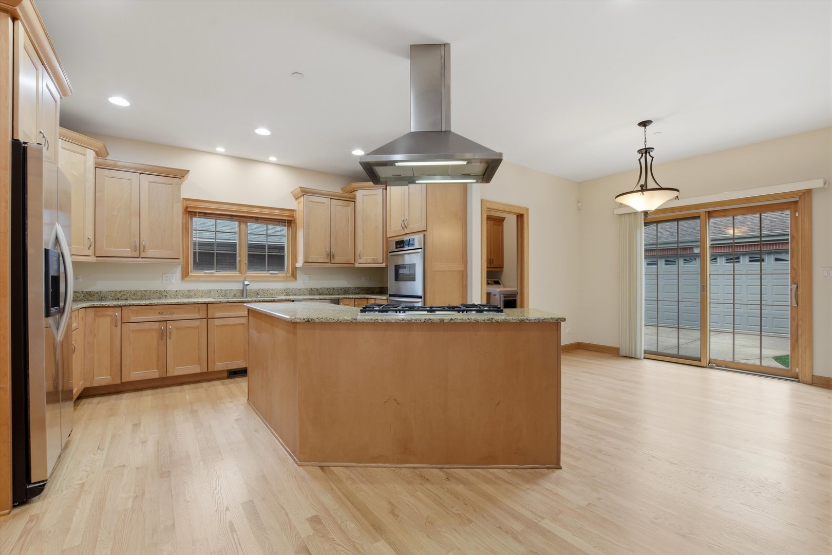 1825 S Fairview Avenue, Park Ridge, IL 60068