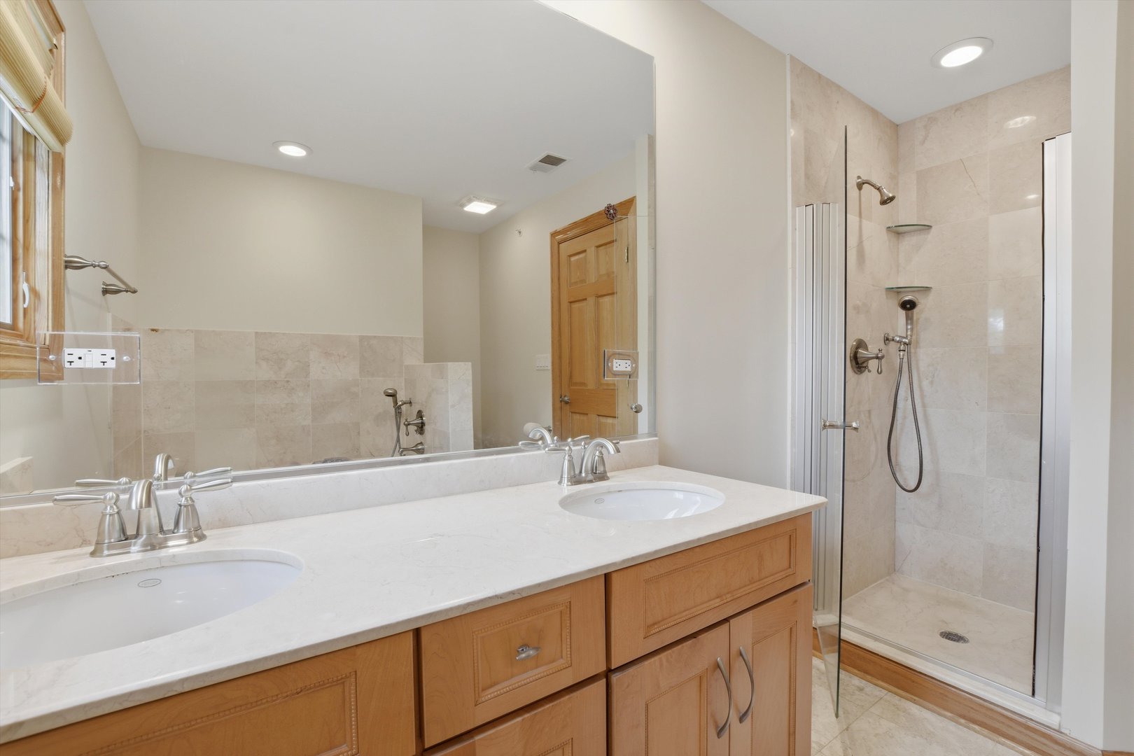 1825 S Fairview Avenue, Park Ridge, IL 60068