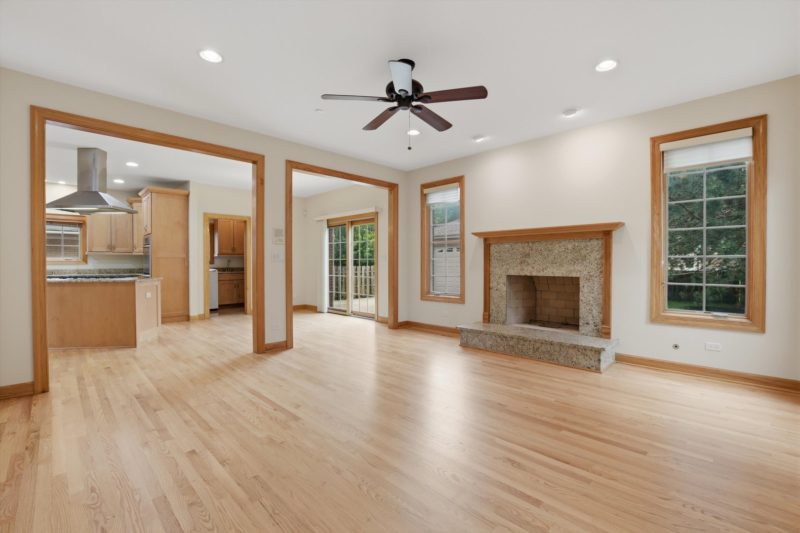 1825 S Fairview Avenue, Park Ridge, IL 60068