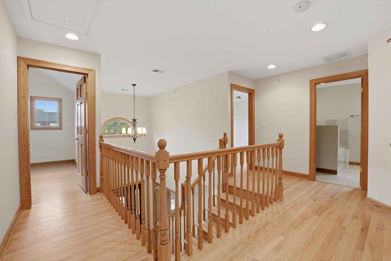 1825 S Fairview Avenue, Park Ridge, IL 60068