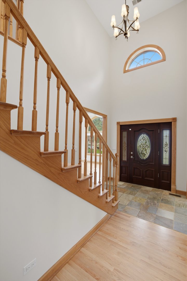 1825 S Fairview Avenue, Park Ridge, IL 60068