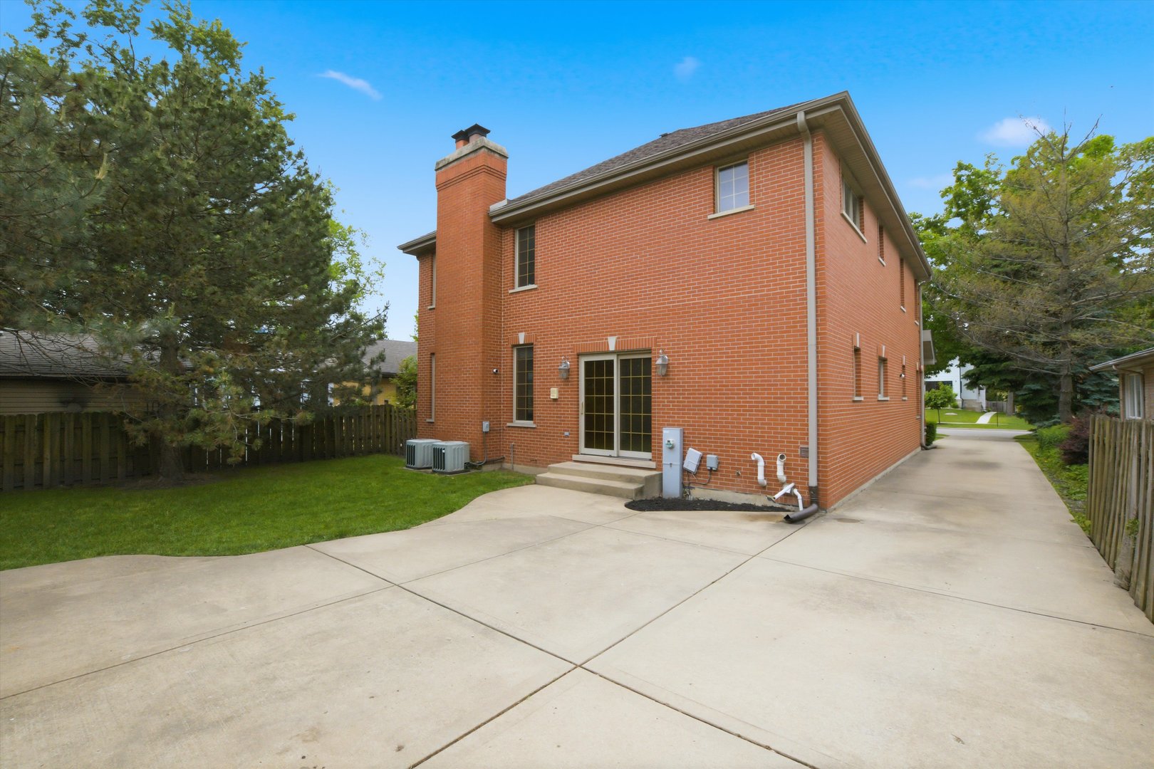 1825 S Fairview Avenue, Park Ridge, IL 60068