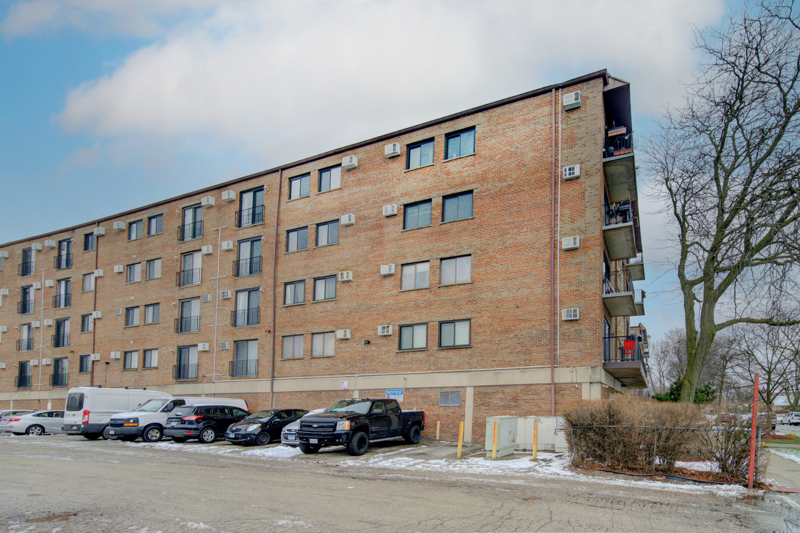 2333 N Neva Avenue #204C, Chicago, IL 60707