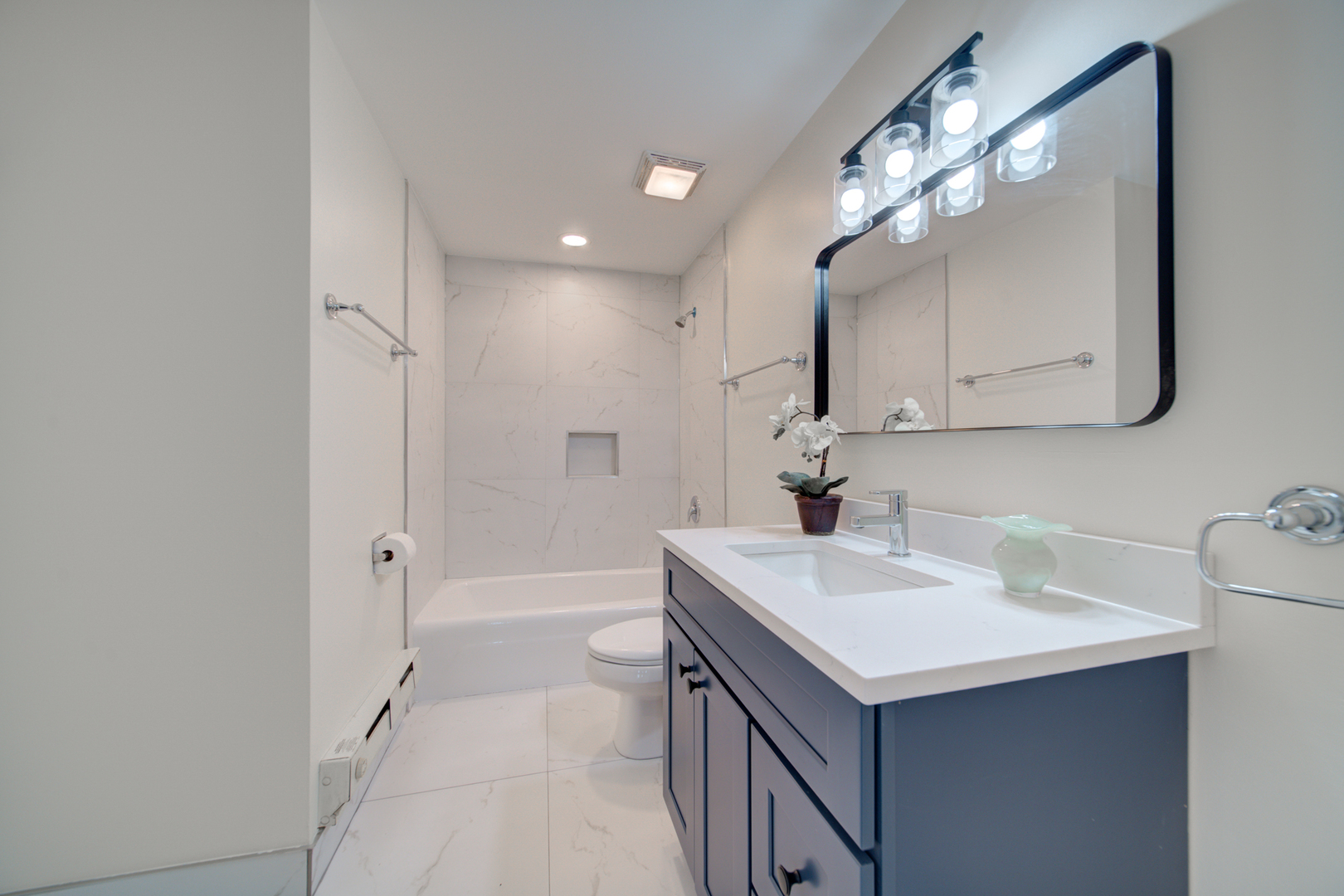 2333 N Neva Avenue #204C, Chicago, IL 60707