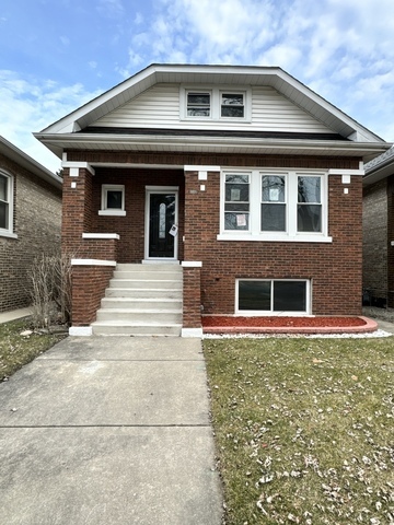 2233 Clinton Avenue, Berwyn, IL 60402