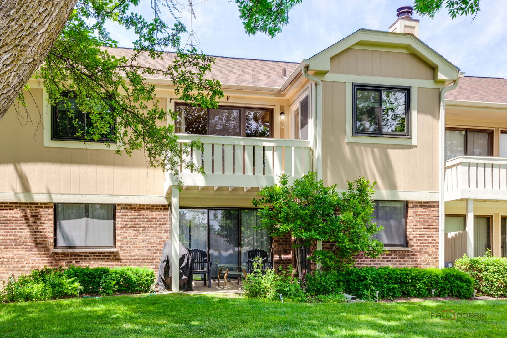 585 Williamsburg Court #D2, Wheeling, IL 60090