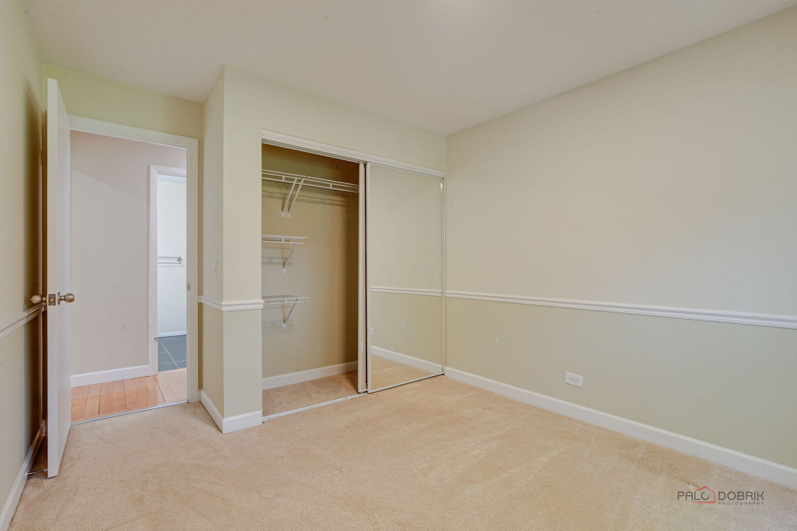 585 Williamsburg Court #D2, Wheeling, IL 60090