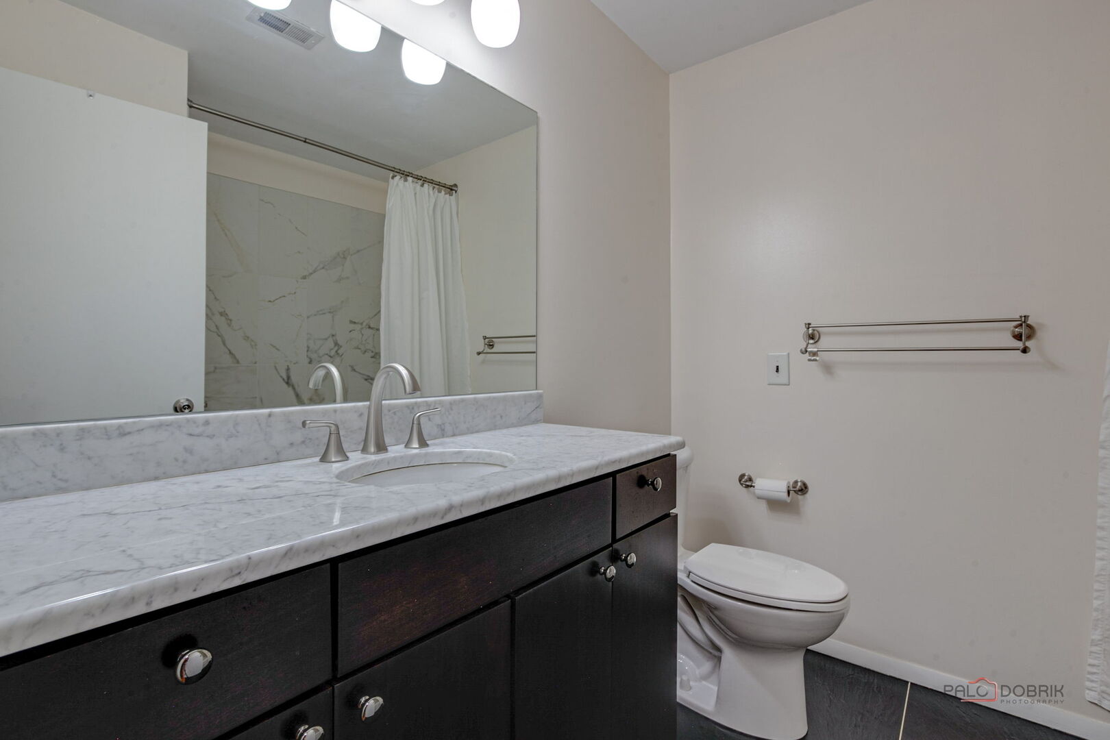 585 Williamsburg Court #D2, Wheeling, IL 60090