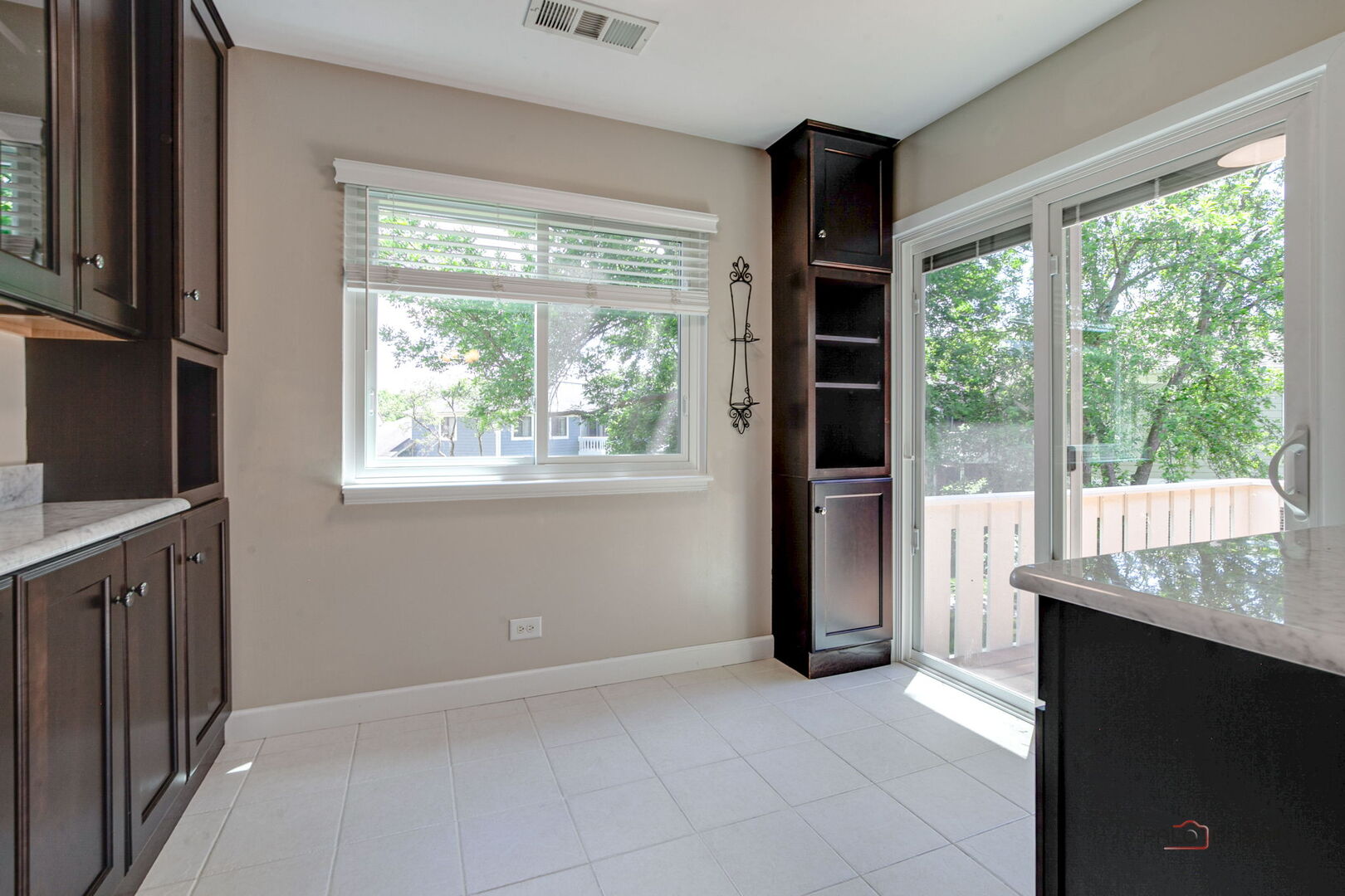 585 Williamsburg Court #D2, Wheeling, IL 60090