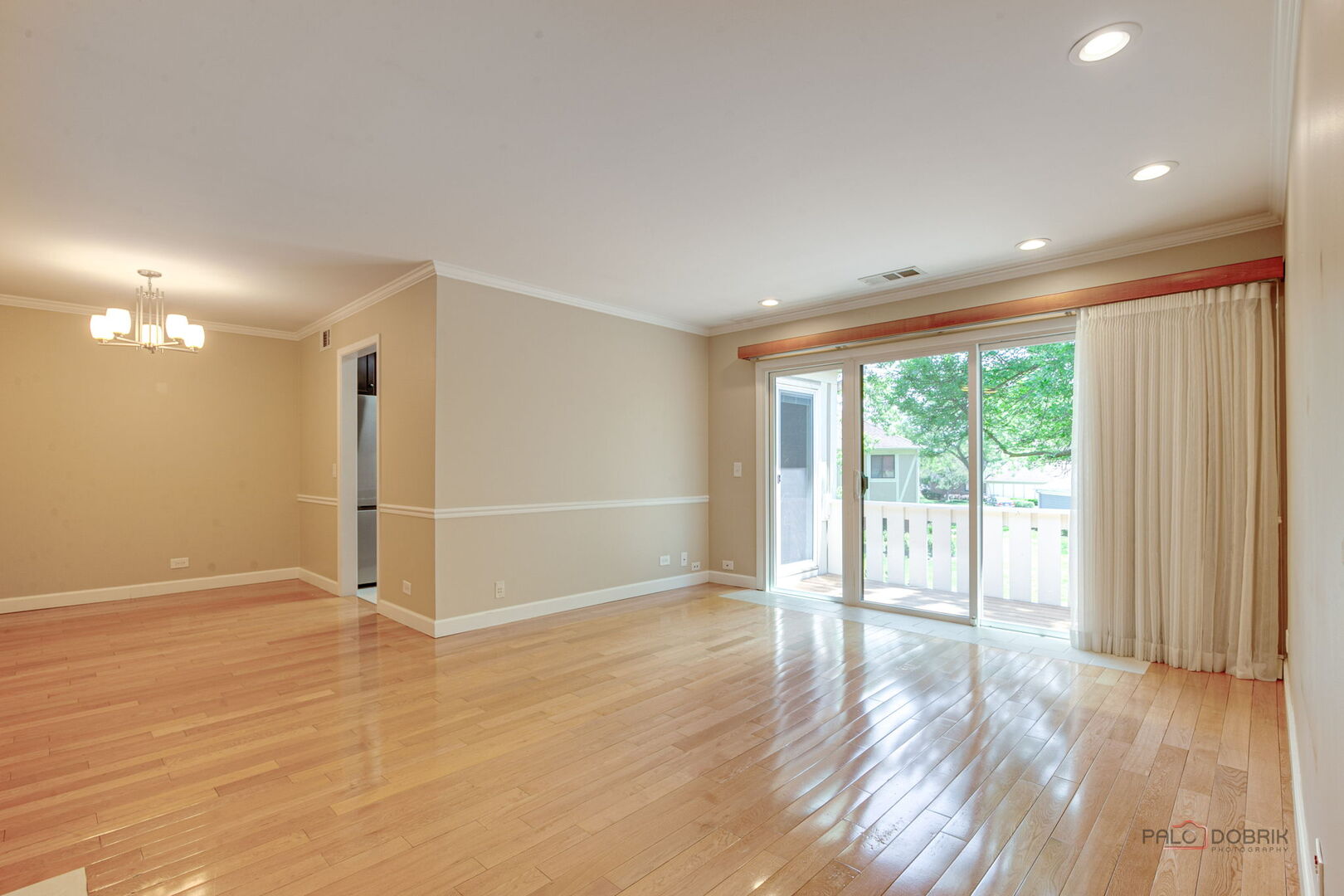 585 Williamsburg Court #D2, Wheeling, IL 60090