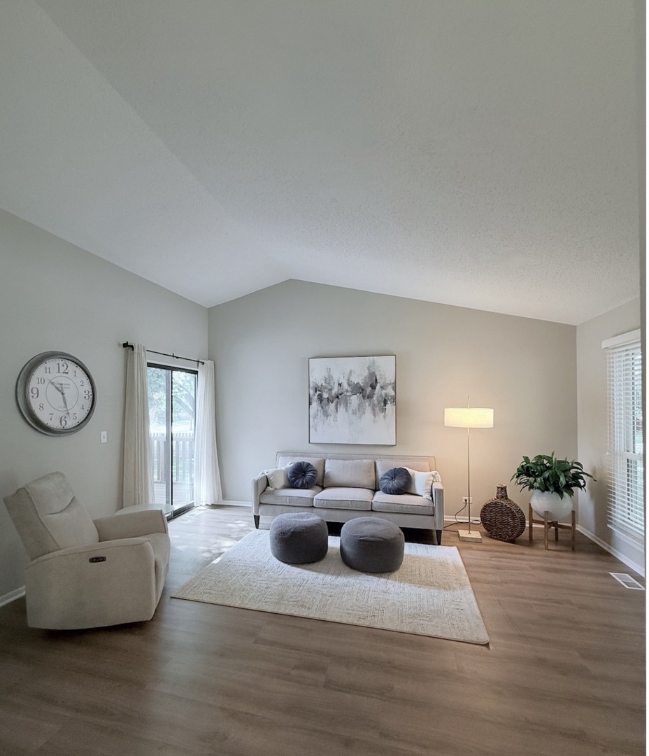 2108 Navarone Drive, Naperville, IL 60565