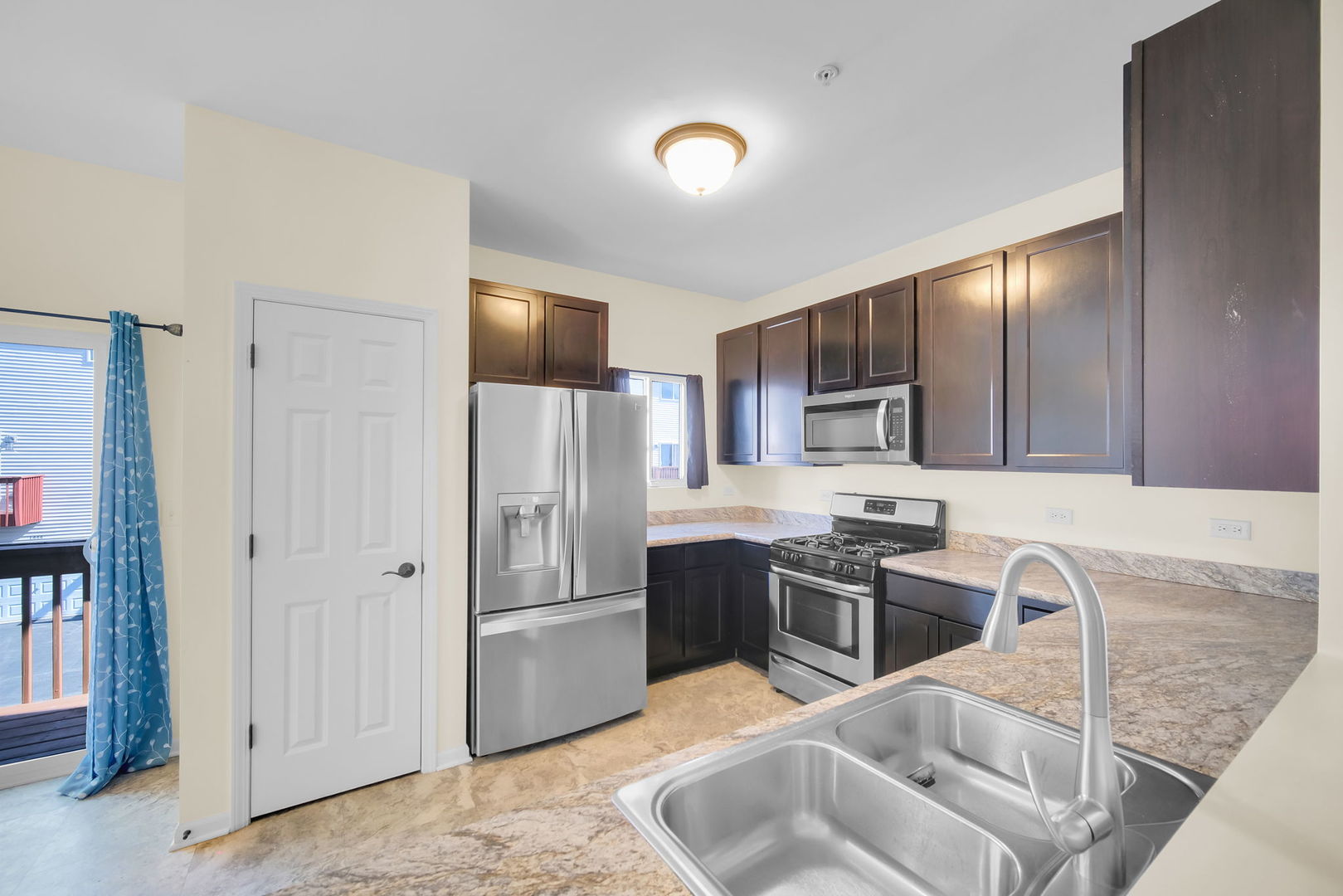 1476 Manning Avenue, Montgomery, IL 60538