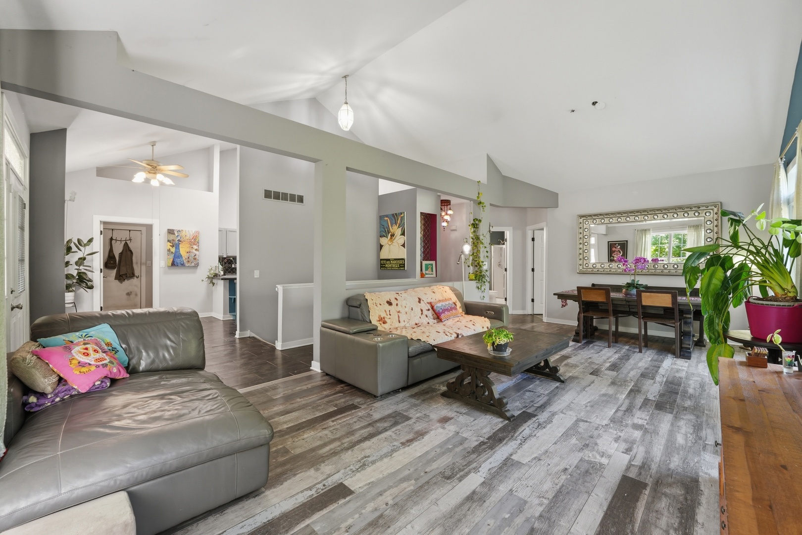 690 Littleton Trail #18-6, Elgin, IL 60120