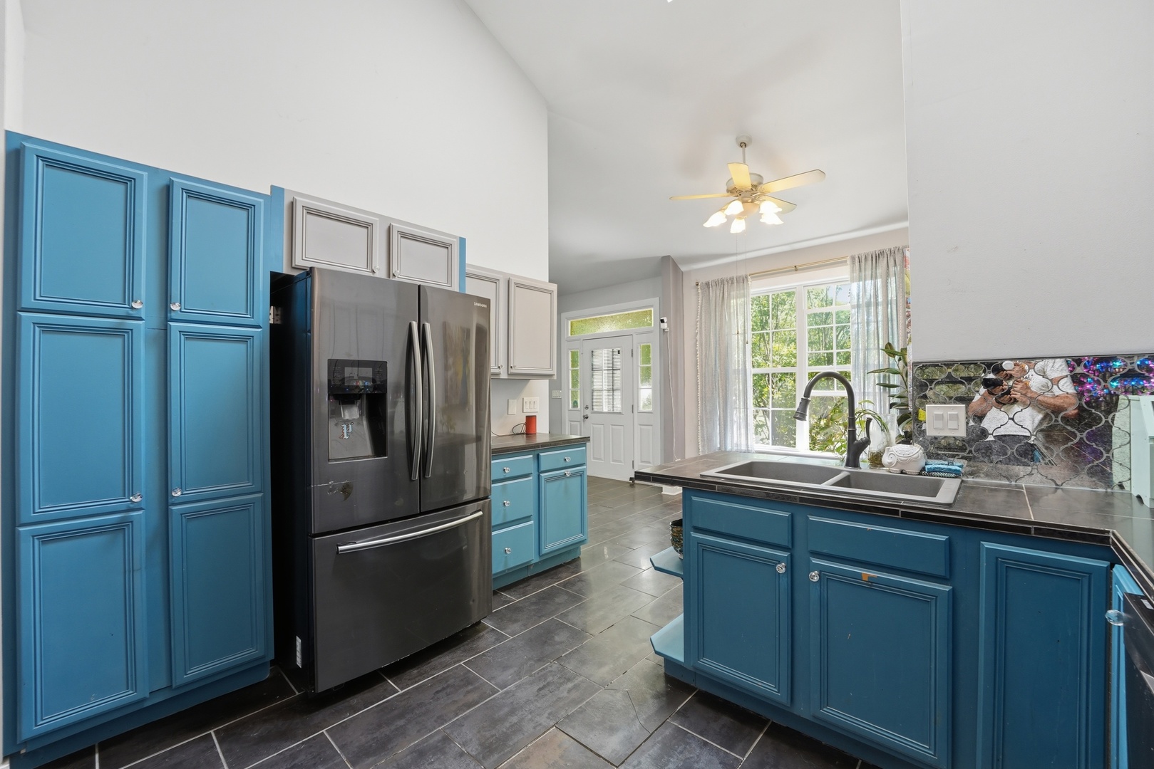 690 Littleton Trail #18-6, Elgin, IL 60120