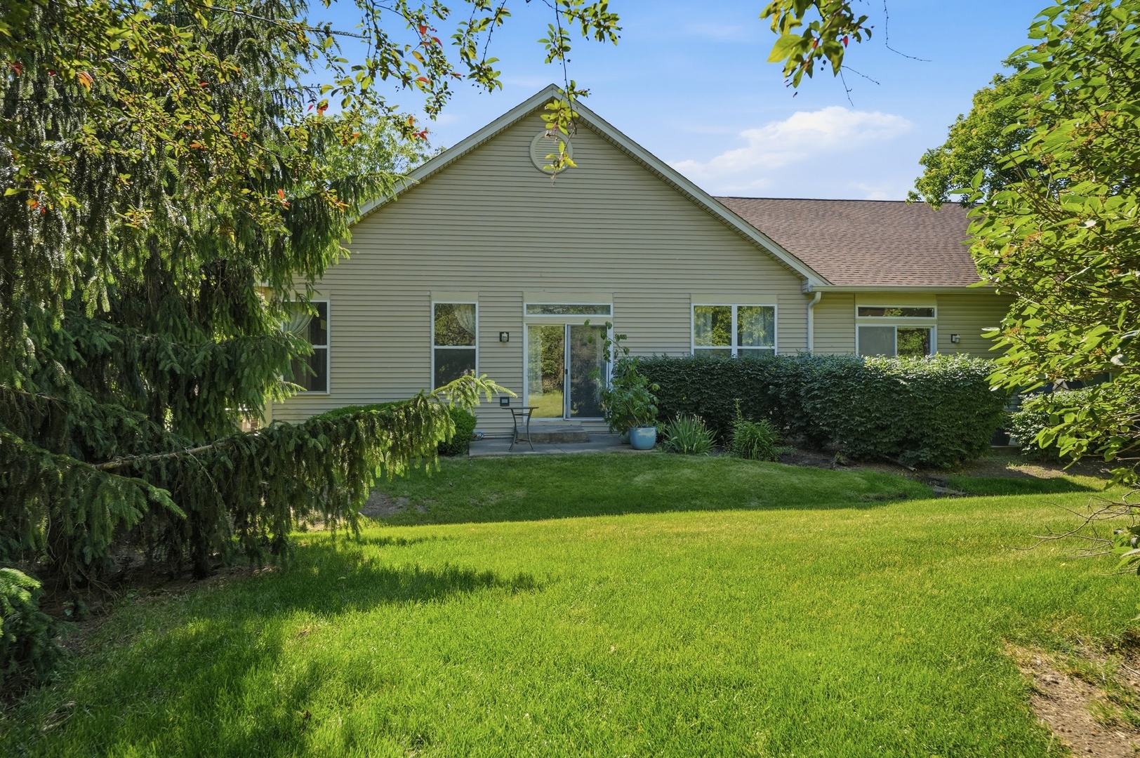 690 Littleton Trail #18-6, Elgin, IL 60120