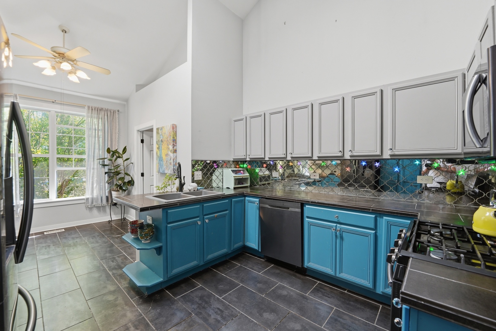 690 Littleton Trail #18-6, Elgin, IL 60120