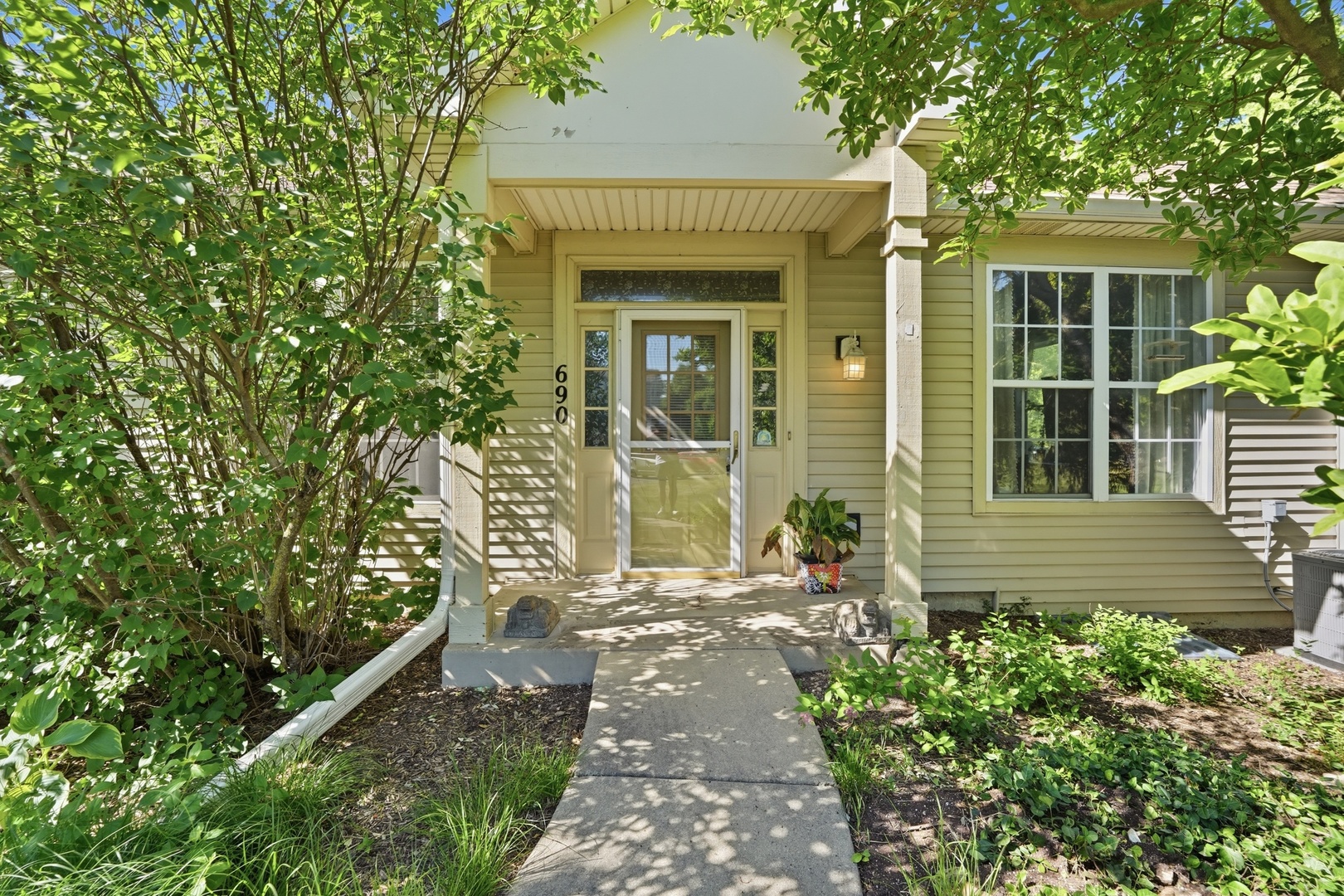690 Littleton Trail #18-6, Elgin, IL 60120