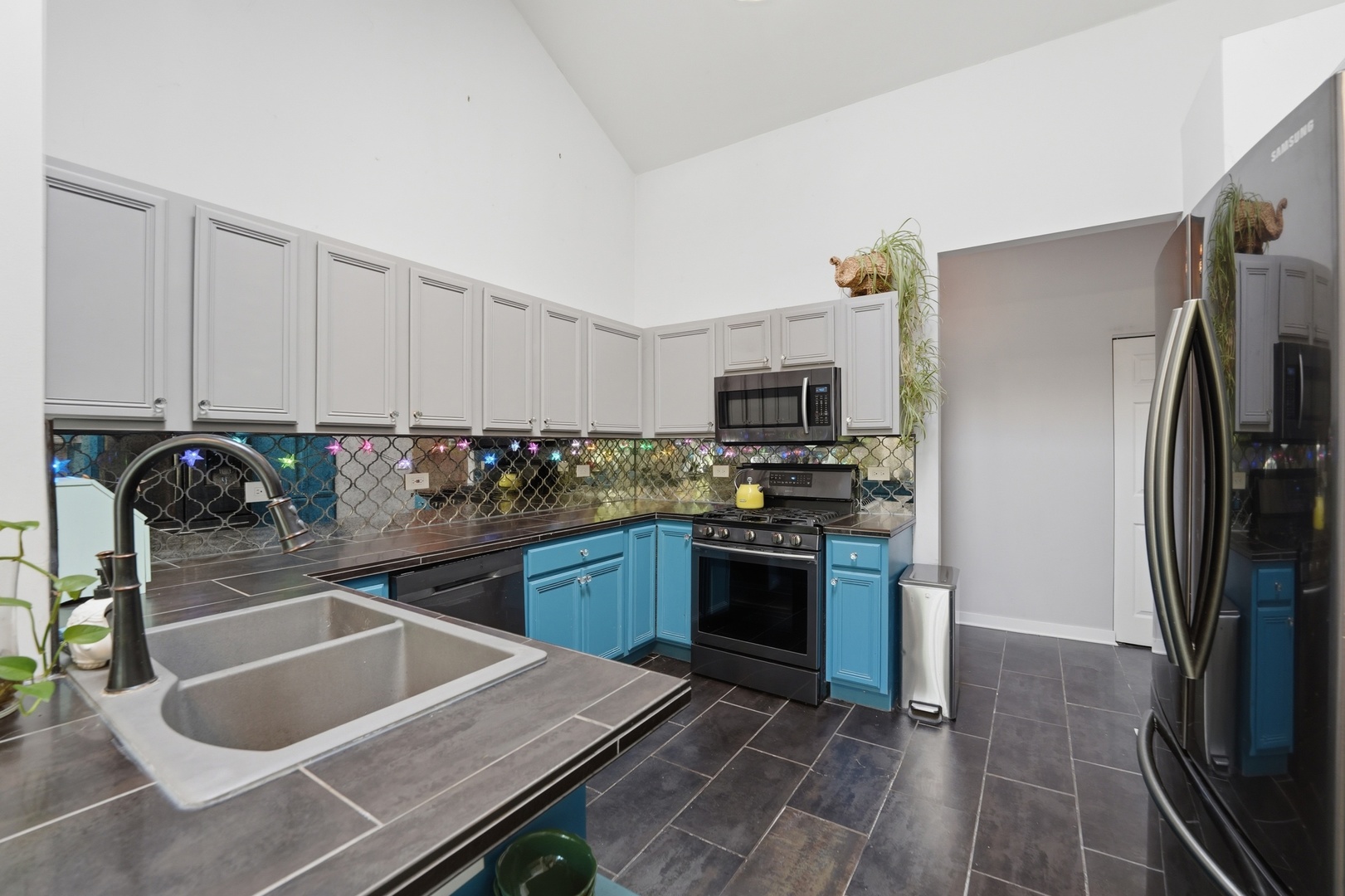 690 Littleton Trail #18-6, Elgin, IL 60120