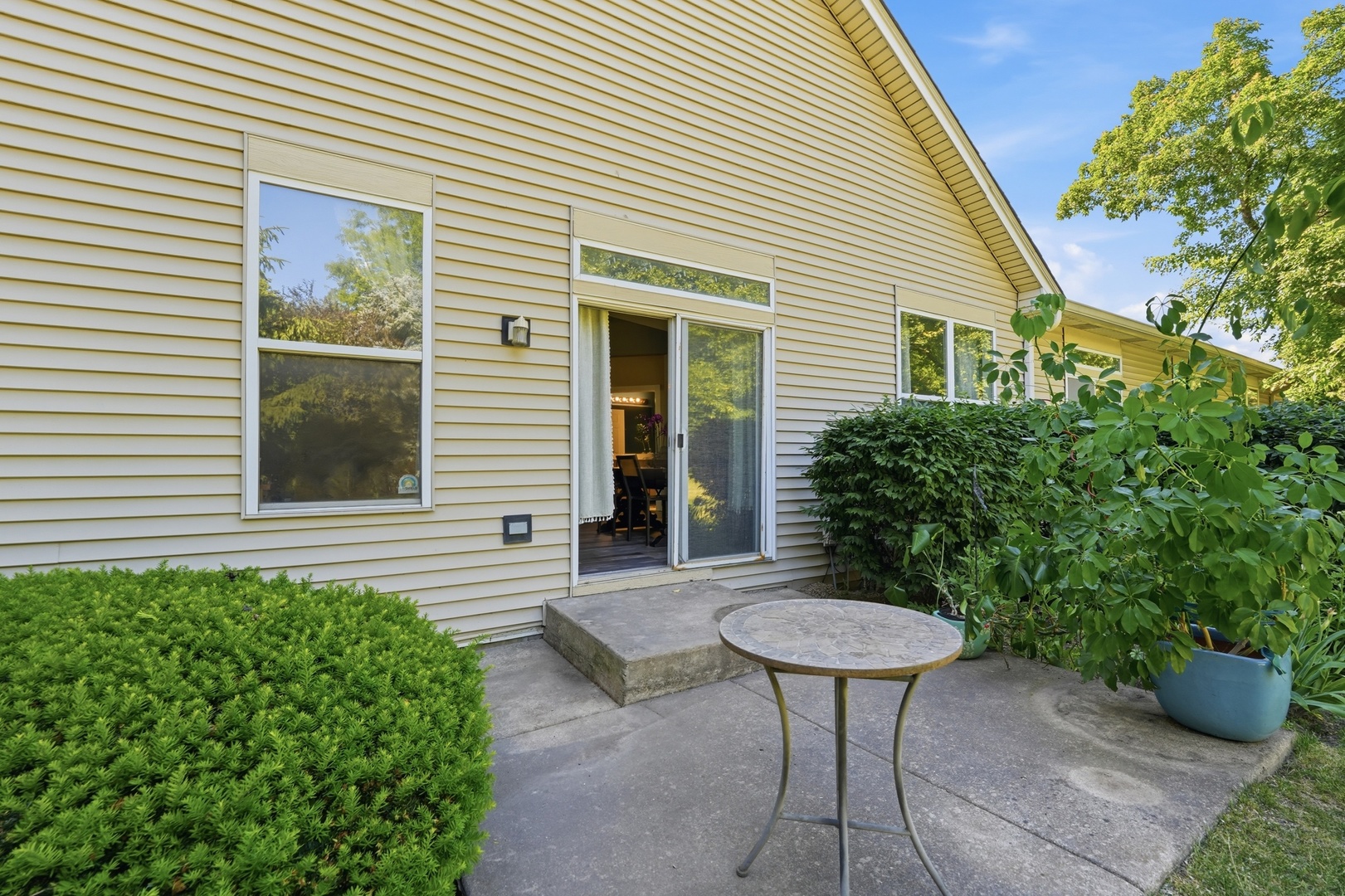 690 Littleton Trail #18-6, Elgin, IL 60120