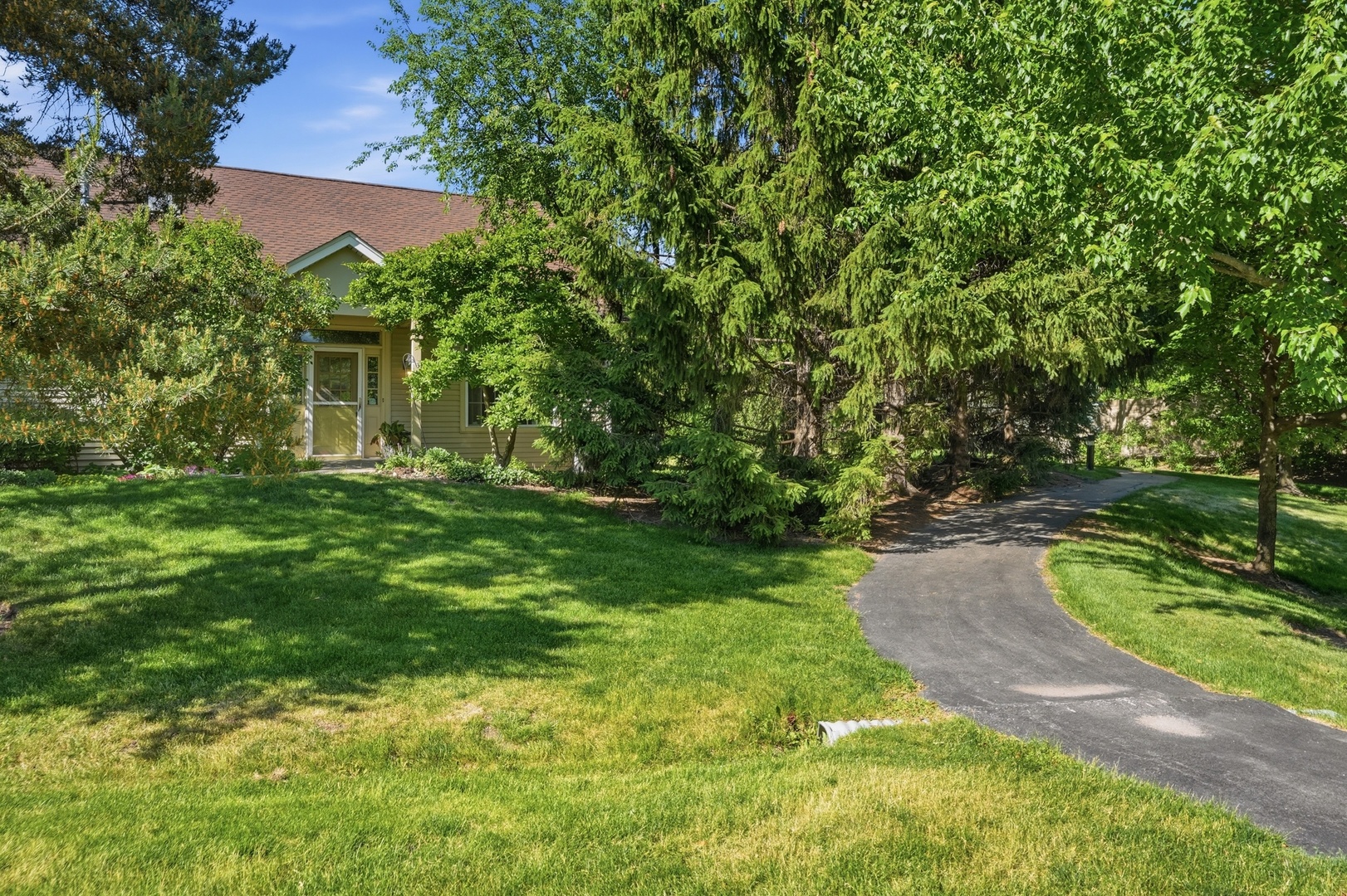 690 Littleton Trail #18-6, Elgin, IL 60120