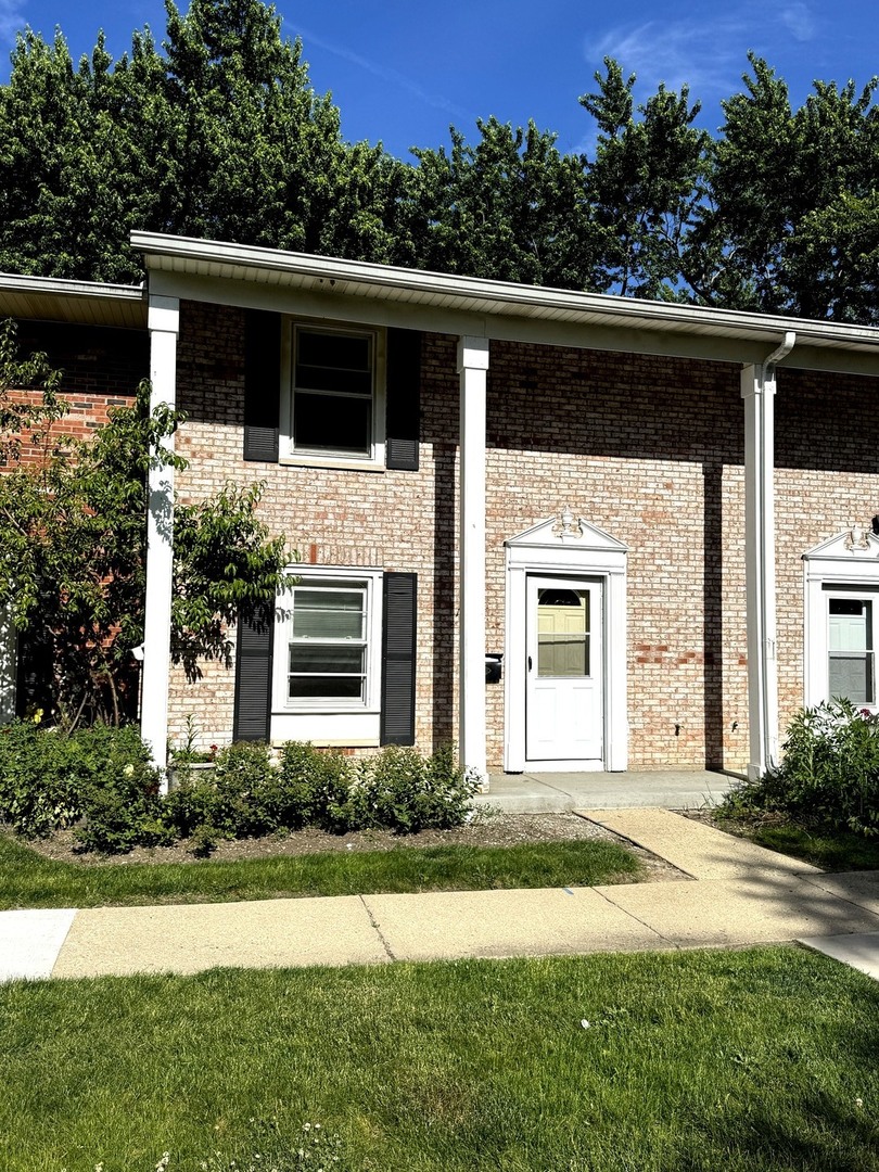 1851 Mckool Avenue, Streamwood, IL 60107