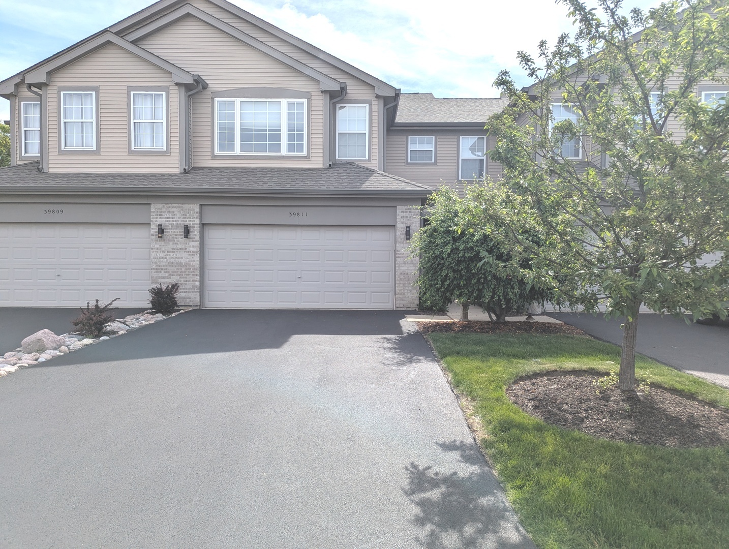 39811 N Long Drive #2, Antioch, IL 60002