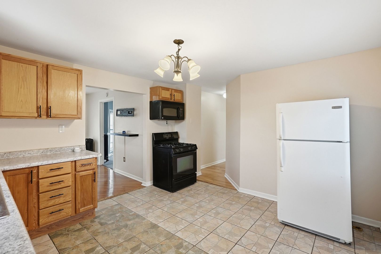 516 Garnsey Avenue, Joliet, IL 60432