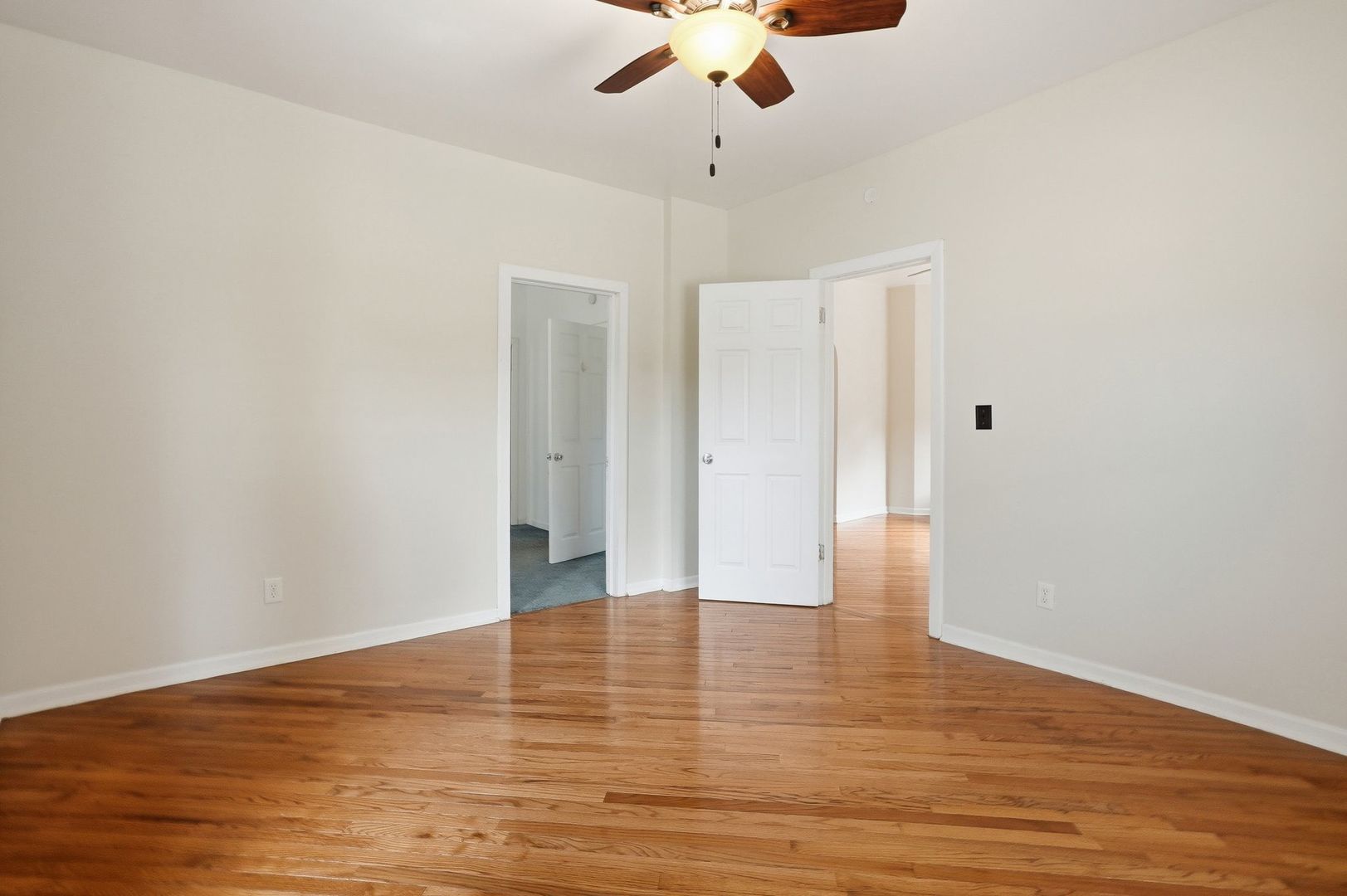 516 Garnsey Avenue, Joliet, IL 60432