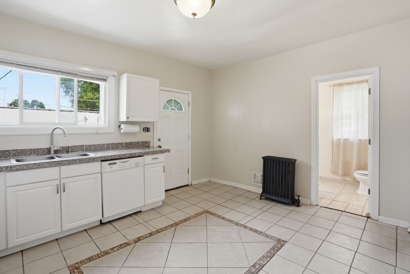 516 Garnsey Avenue, Joliet, IL 60432