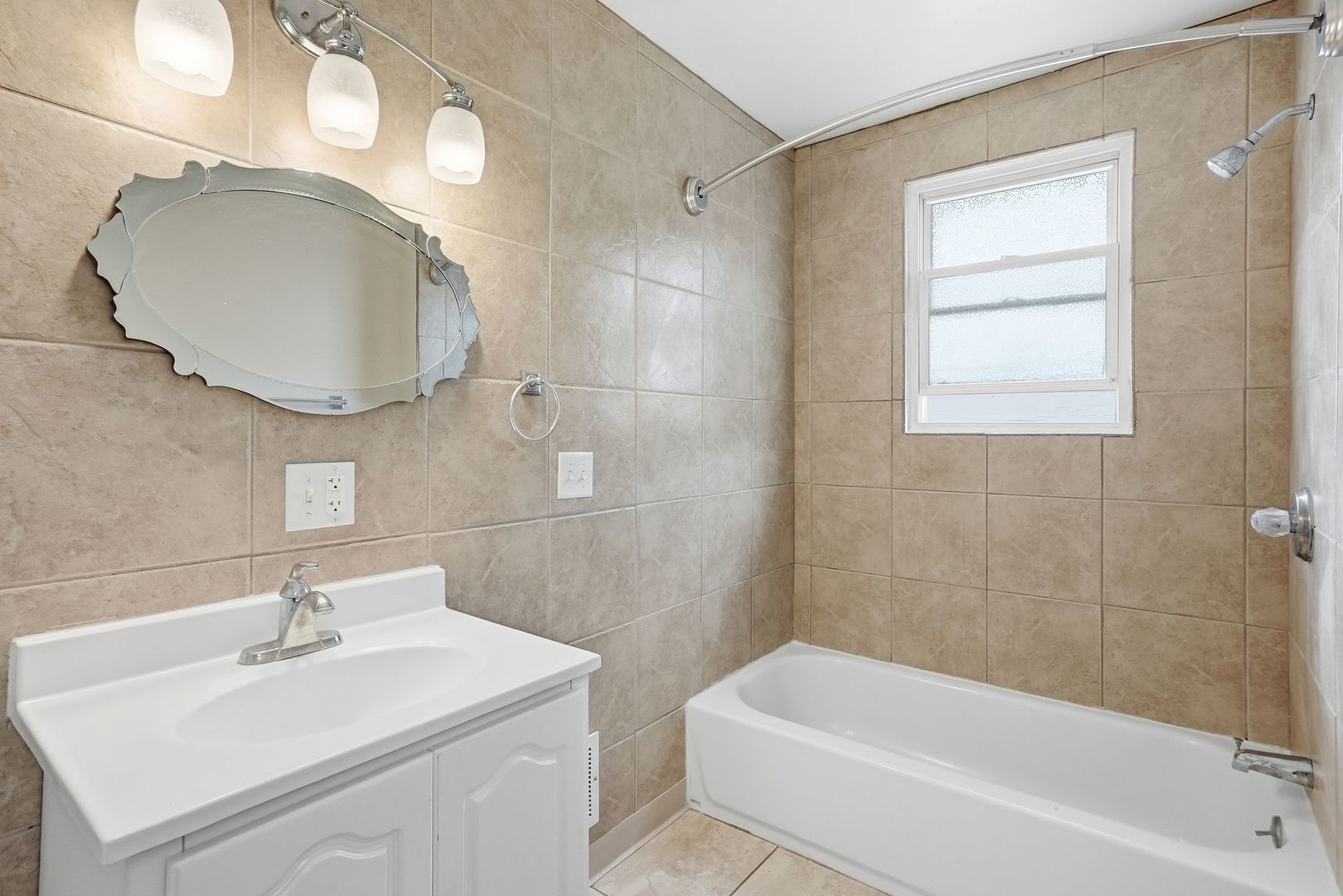 516 Garnsey Avenue, Joliet, IL 60432