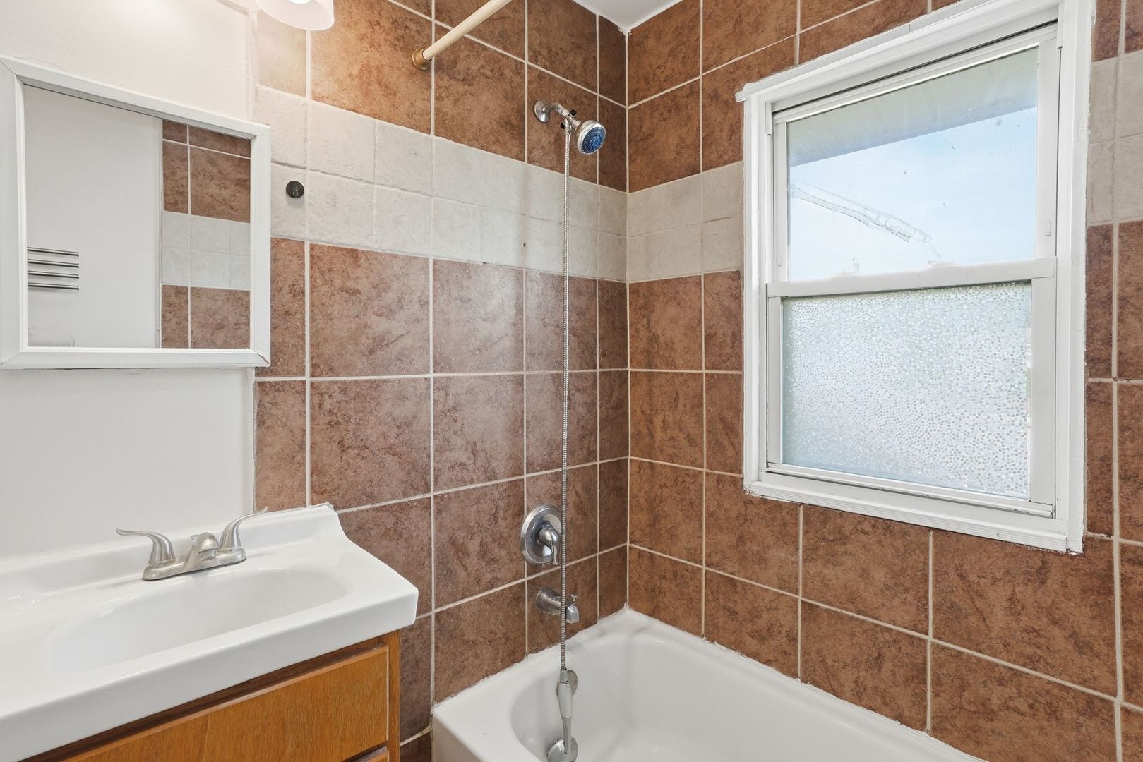 516 Garnsey Avenue, Joliet, IL 60432