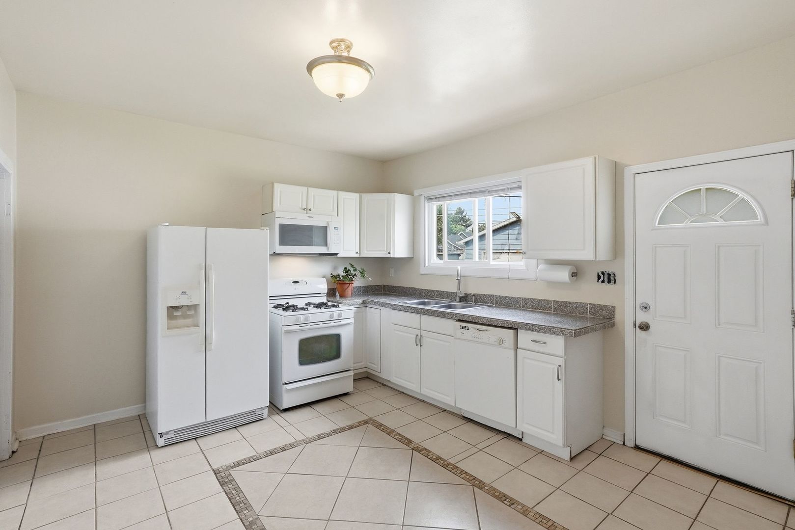 516 Garnsey Avenue, Joliet, IL 60432