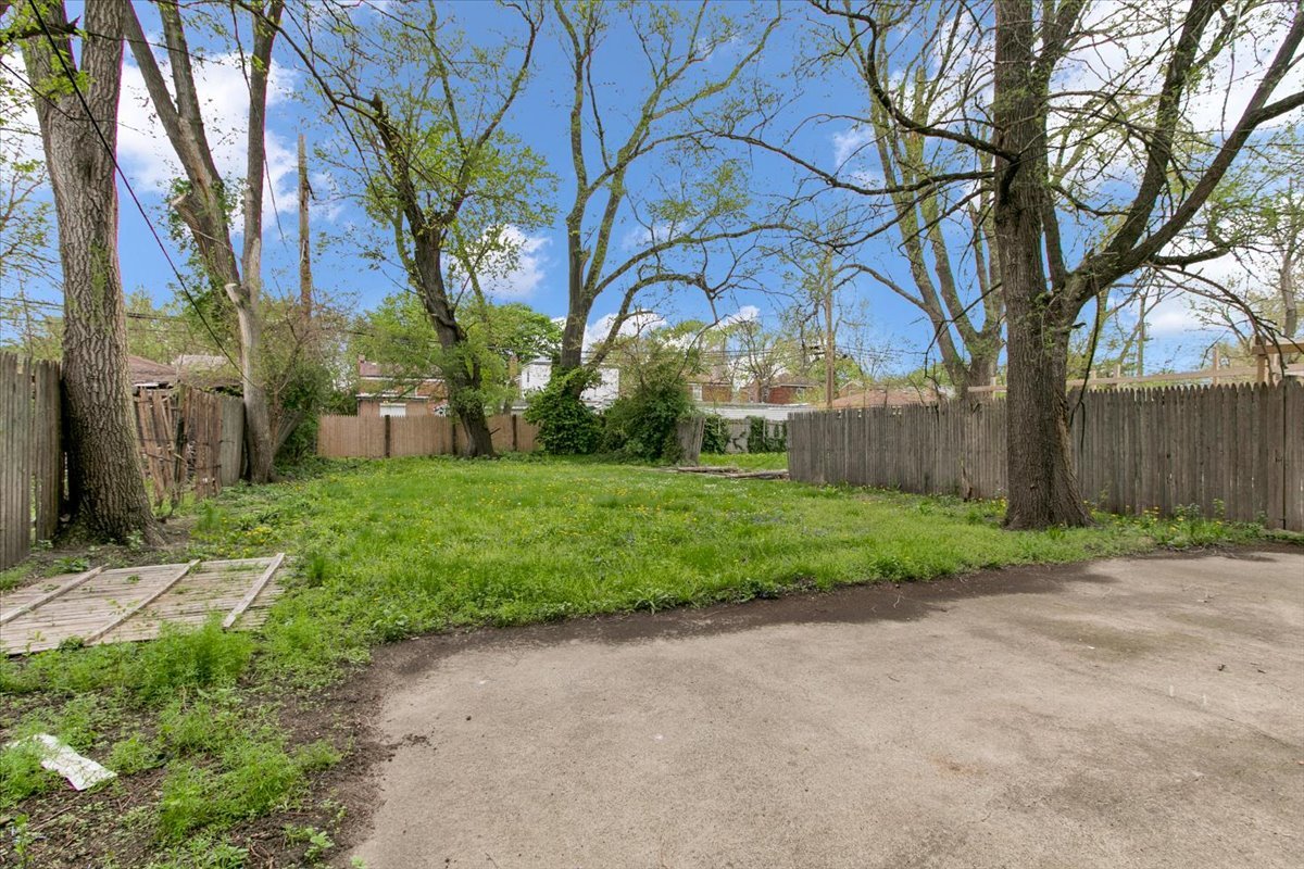 9846 S Calhoun Avenue, Chicago, IL 60617
