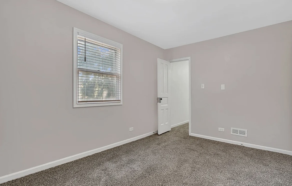 2640 VERMONT Avenue #1, Blue Island, IL 60406