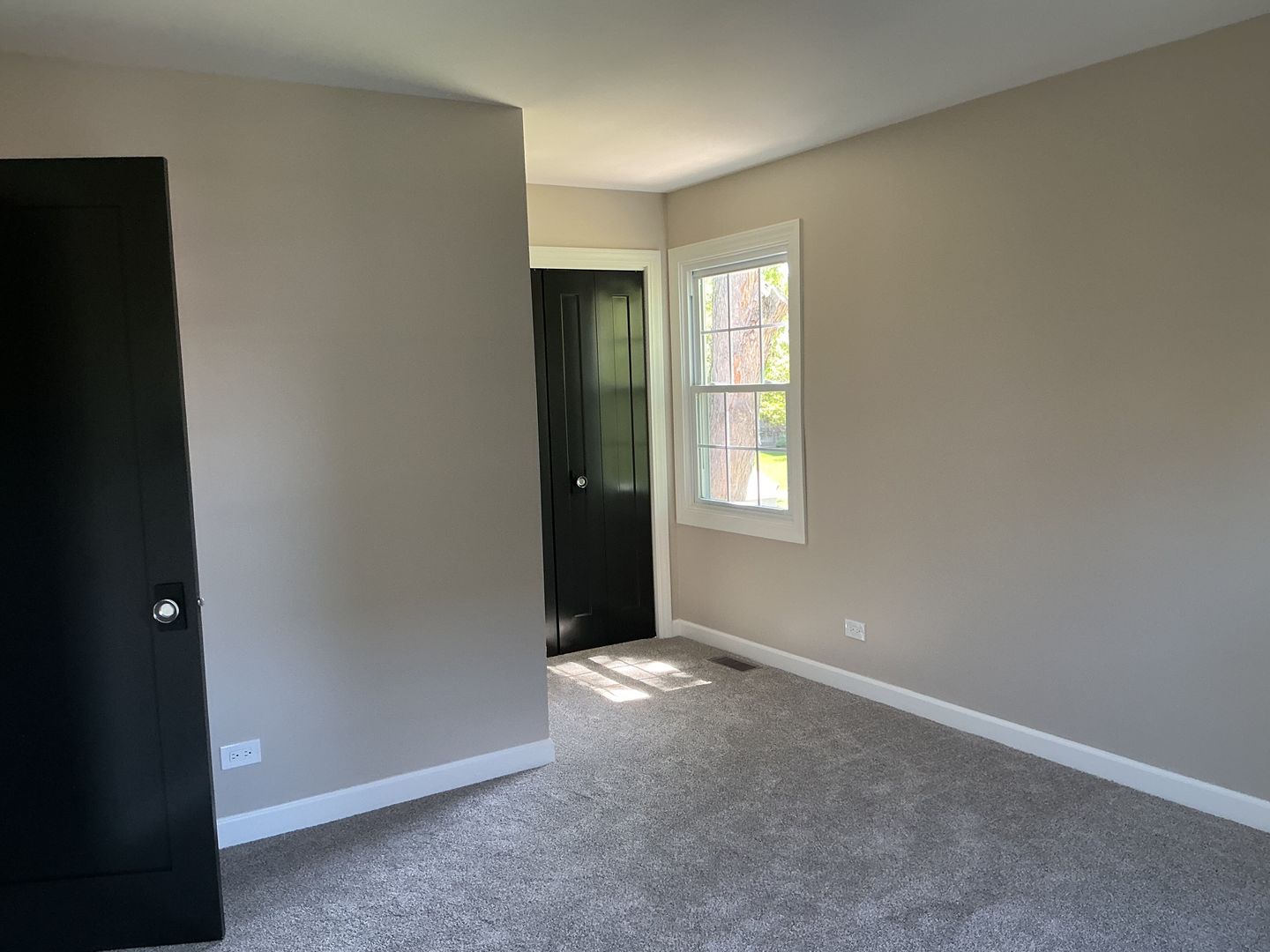 2229 Woodland Circle, Naperville, IL 60565