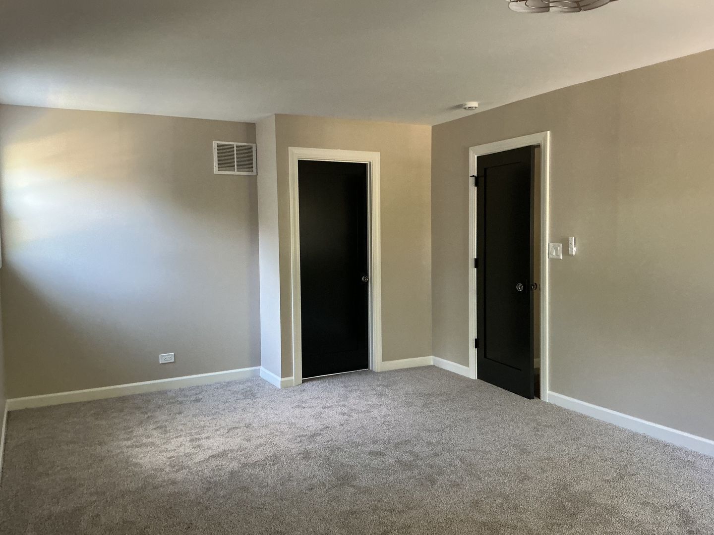 2229 Woodland Circle, Naperville, IL 60565