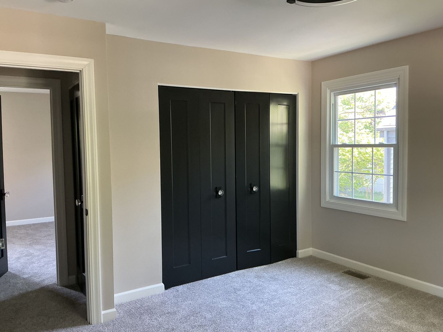 2229 Woodland Circle, Naperville, IL 60565