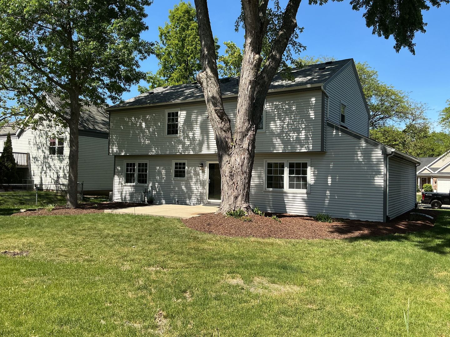 2229 Woodland Circle, Naperville, IL 60565