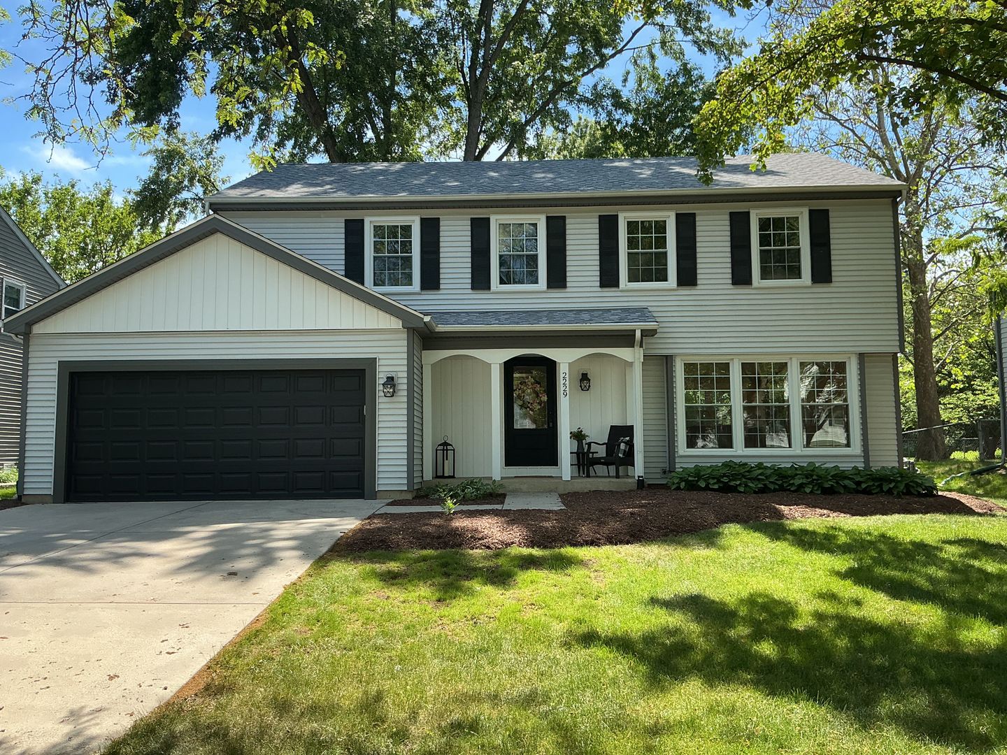 2229 Woodland Circle, Naperville, IL 60565