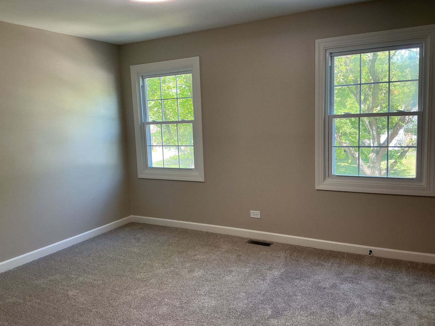 2229 Woodland Circle, Naperville, IL 60565