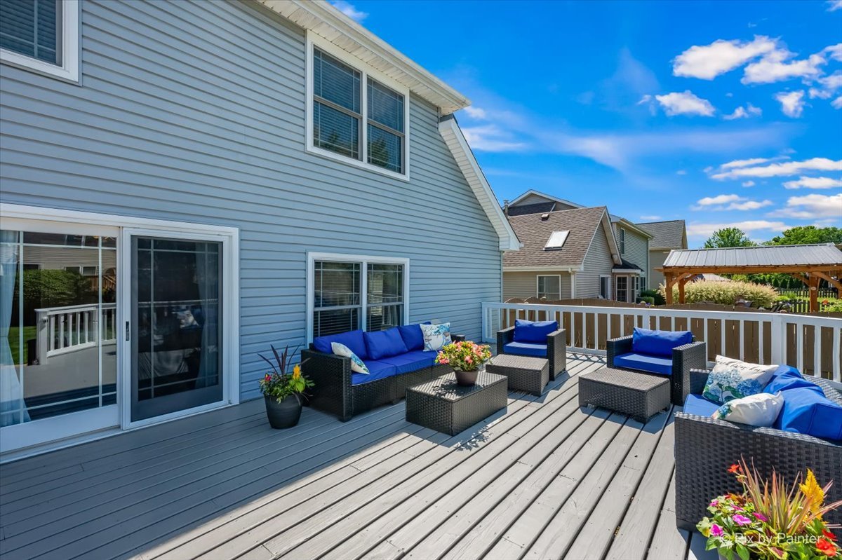1288 Crystal Shore Drive, Carol Stream, IL 60188